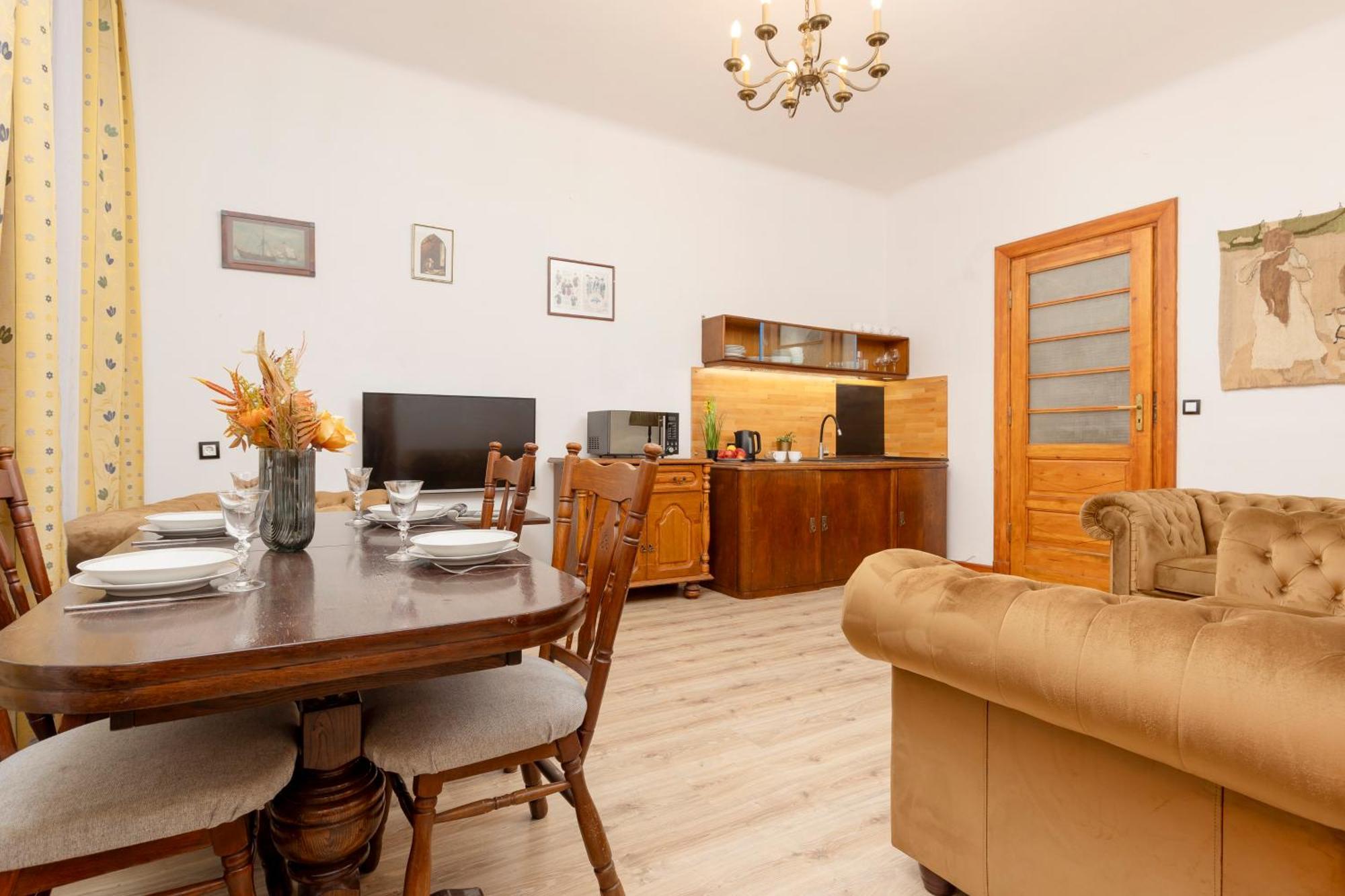 Vintage Praga By Renters Butas Warsaw