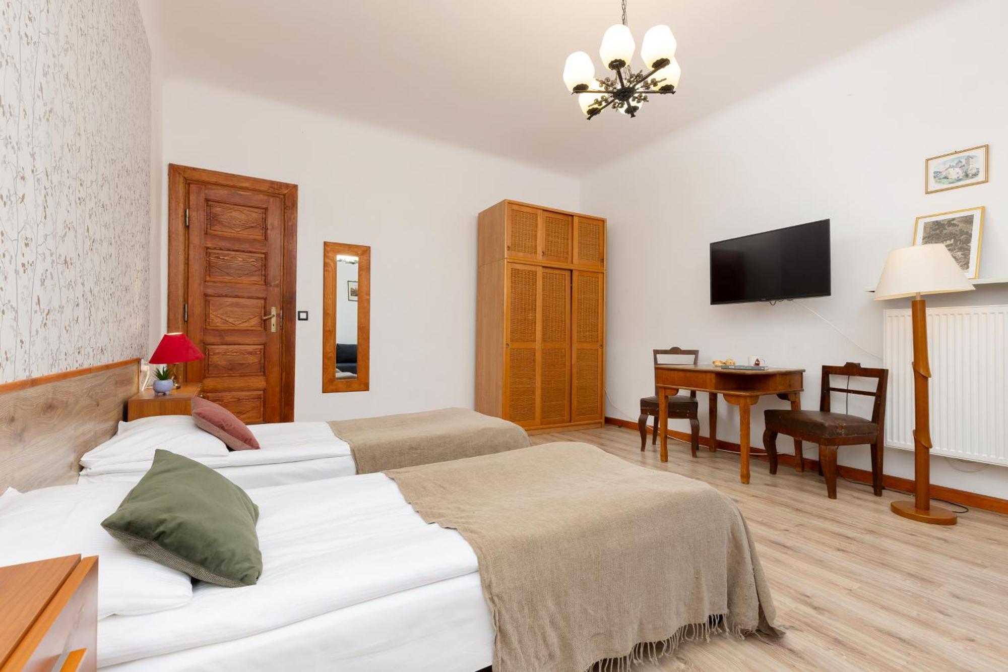 Vintage Praga By Renters Butas